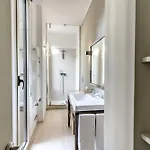 سويت سانتا تيكلا *