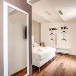 سويت سانتا تيكلا